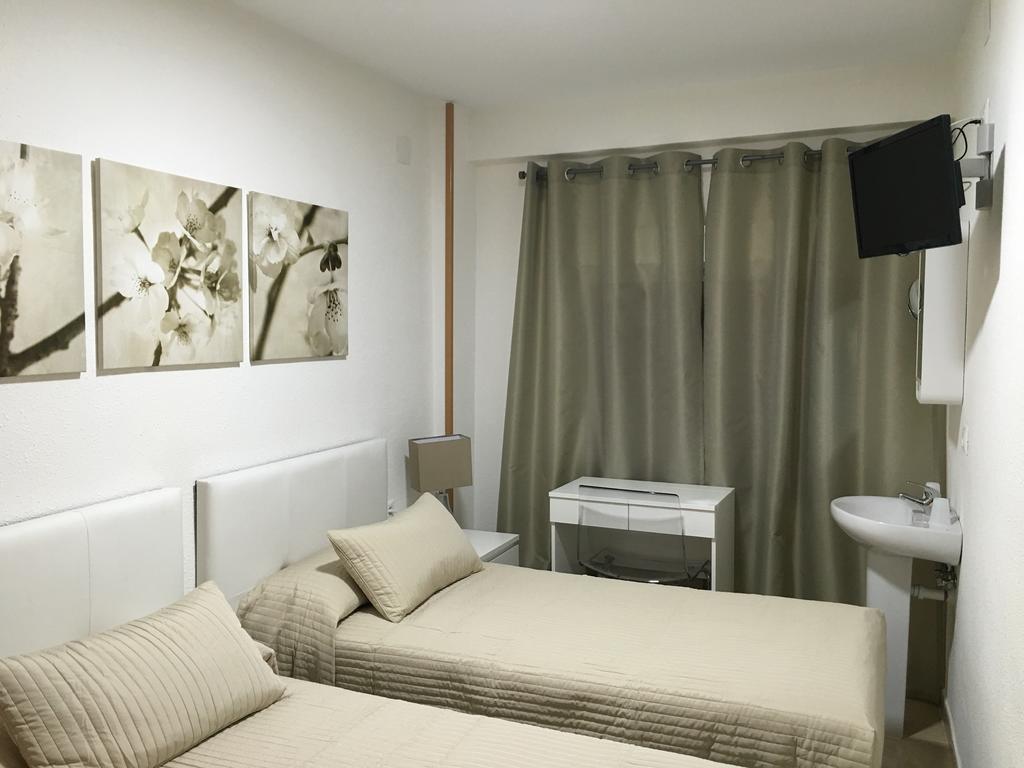 Pension Alemania Alicante Buitenkant foto