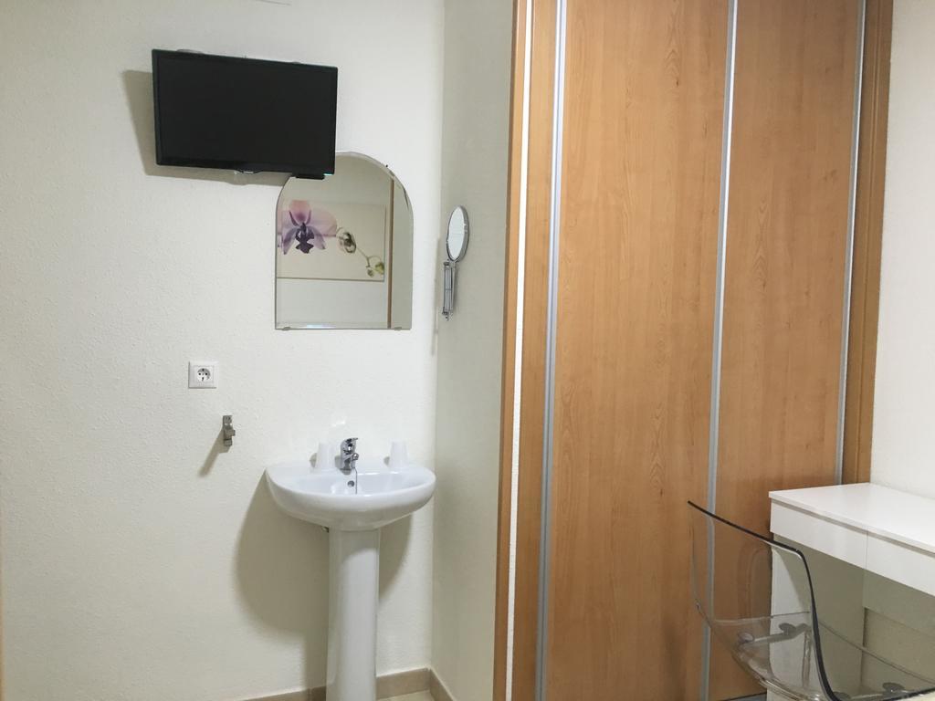 Pension Alemania Alicante Buitenkant foto