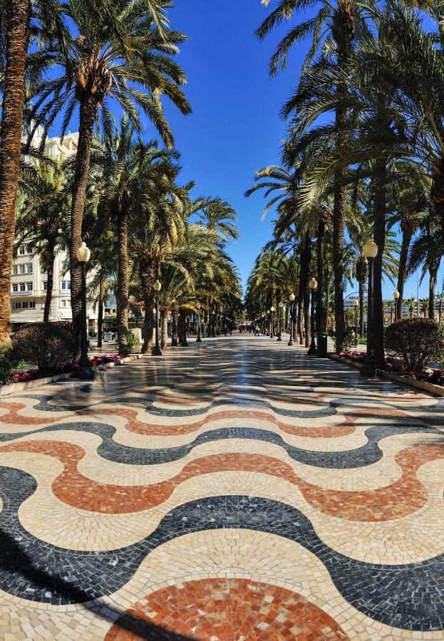 Pension Alemania Alicante Buitenkant foto